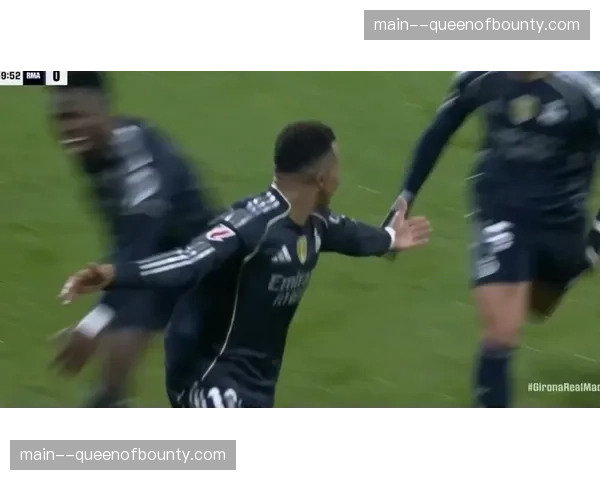 吉罗纳3-2奥萨苏纳，多夫比克上演帽子戏法，射手榜追平姆巴佩。