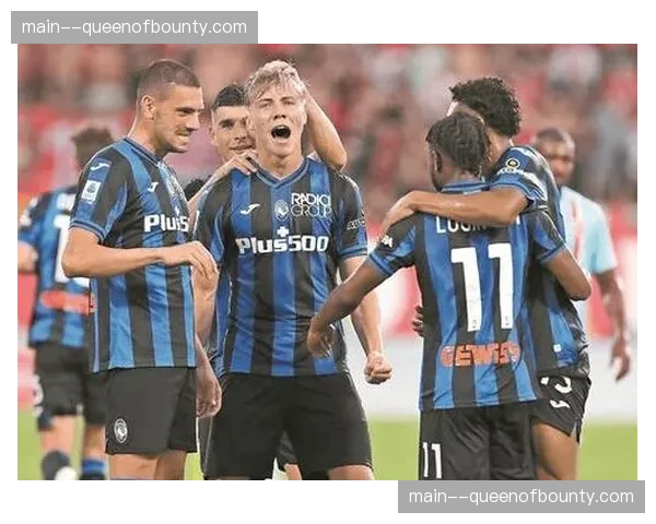 亚特兰大主场对阵维罗纳，大雨导致场地积水一度中断比赛